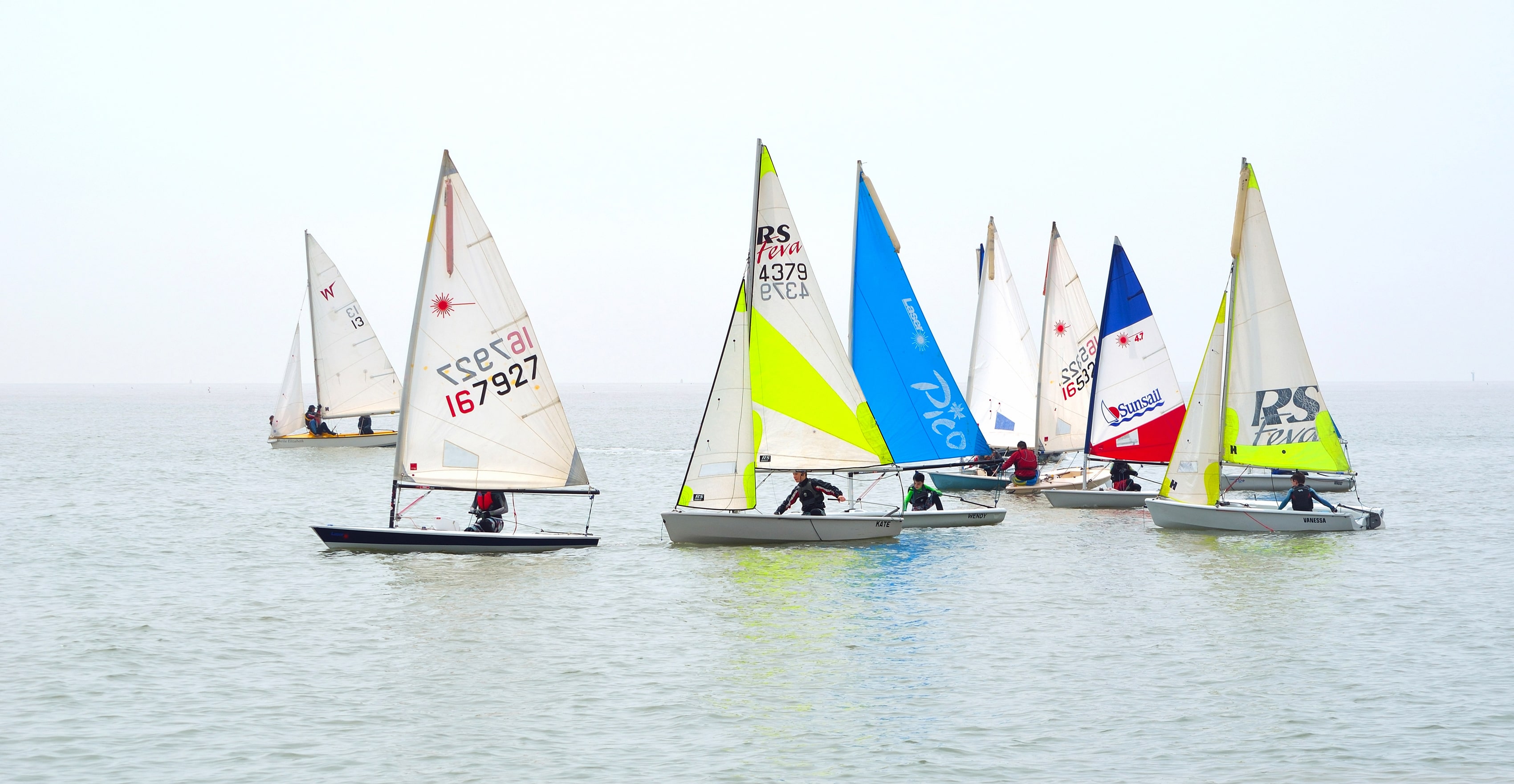 7 dinghy racing tips to improve your speed